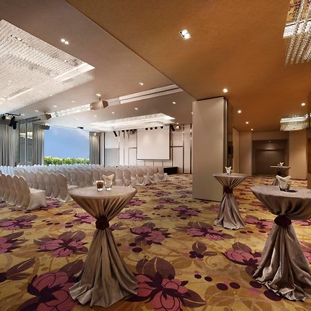 Genting Hotel Jurong Singapore Exteriör bild