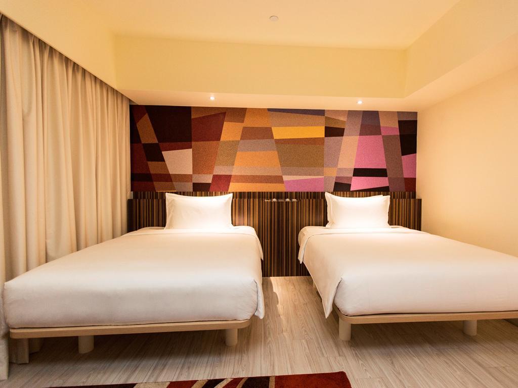 Genting Hotel Jurong Singapore Exteriör bild