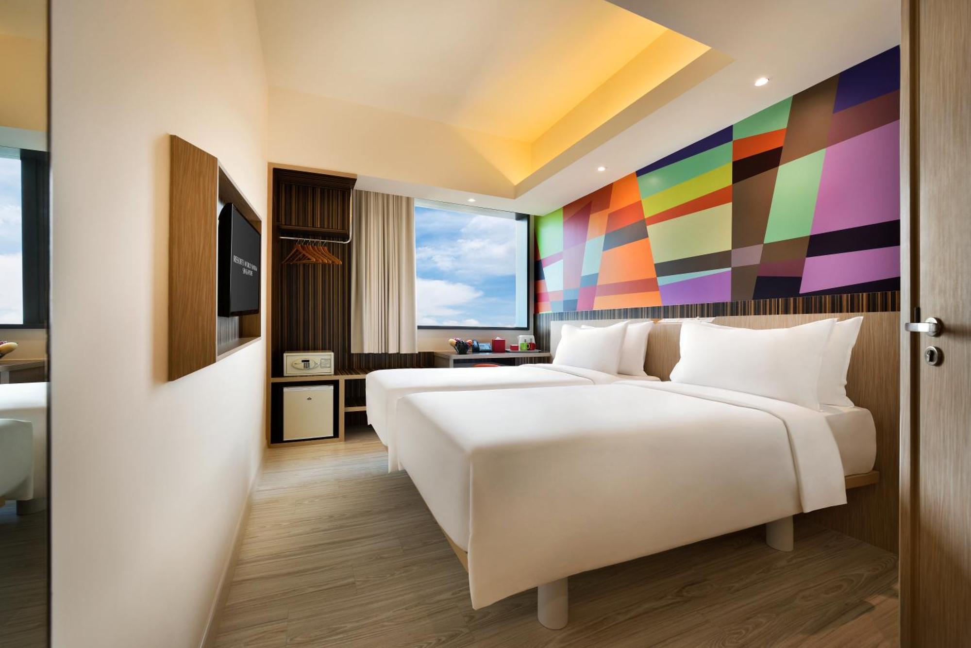 Genting Hotel Jurong Singapore Exteriör bild